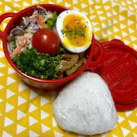 おにぎり弁当🍙|がおりんさん