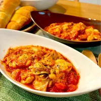 鶏むね肉と舞茸のガーリックトマトバジルチーズ煮