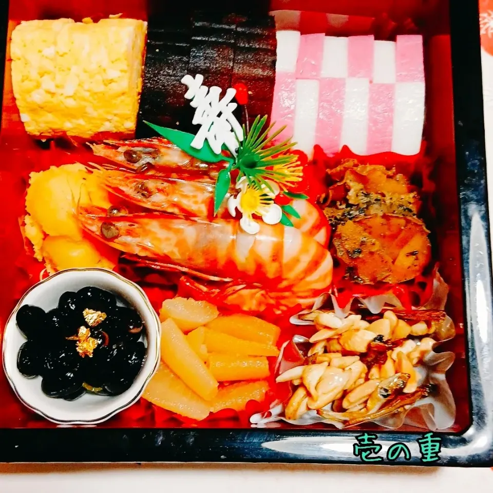 お重に詰めたお節|あんみっちゃんさん