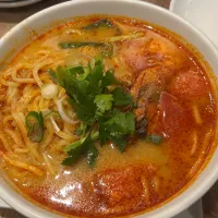 タイ料理スコンターさんのトムヤムクンラーメン|Morito Kamiyaさん