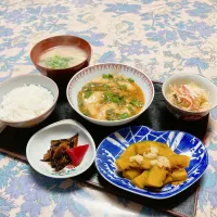 grandmaの晩ごはん☆ 今夜は寒いから
カス汁､蒸しカボチャ🎃を柚子塩で…ソーメン瓜のサラダ、お餅で麻婆餅を…
頂きます|kaoriさん