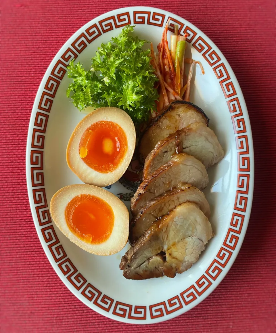 おつまみ炙りチャーシュー  からの  焼豚玉子飯〜|アッチさん