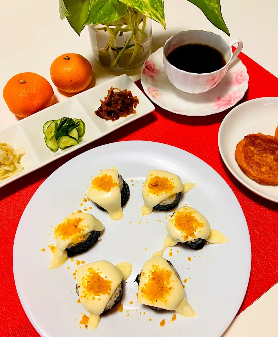 海苔巻きおにぎり、チーズ、カラスミパウダー美味い^ ^|HAMI69さん