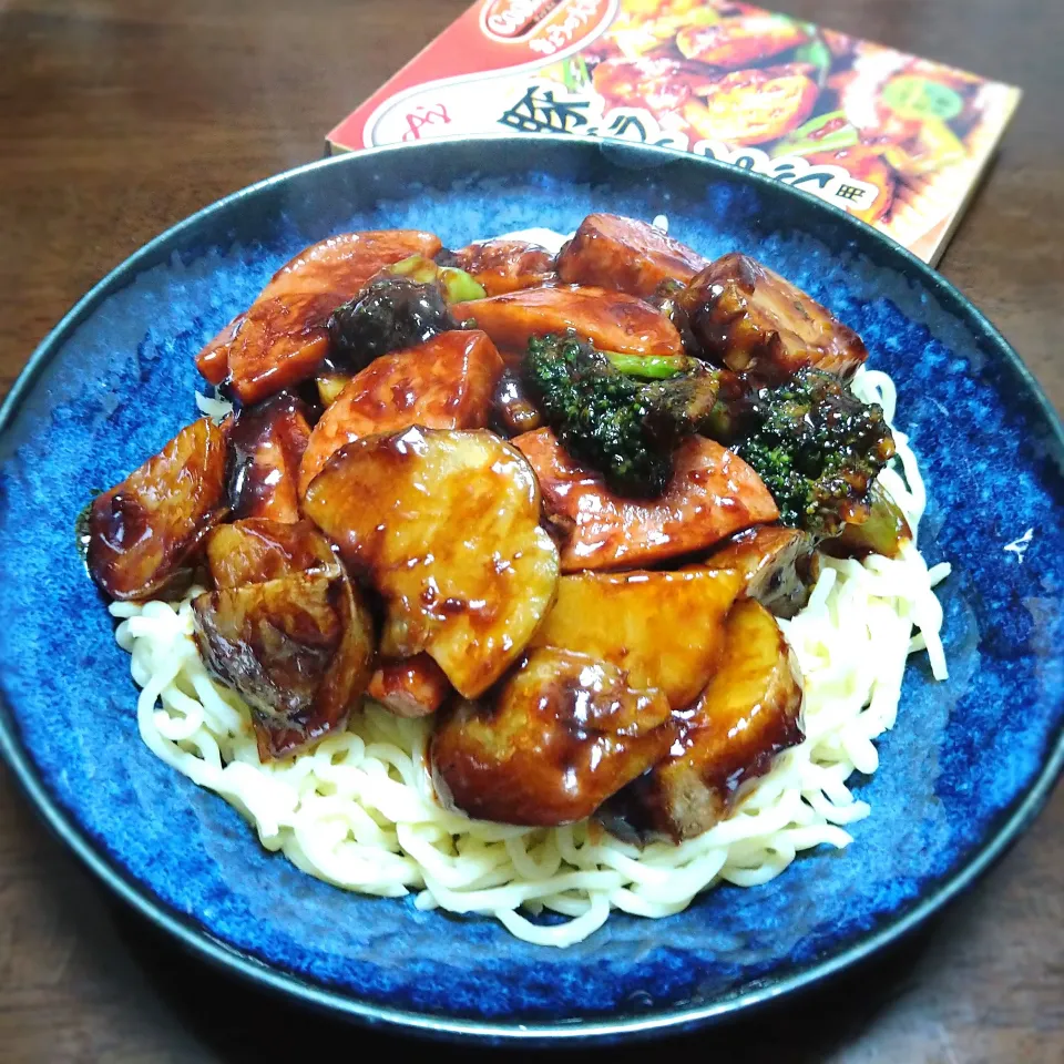 ストック食材ロス削減‼️💪🏻濃厚黒醤油炒めぶっかけ麺‼️🤣🍝👍🏻|ソコツモノさん