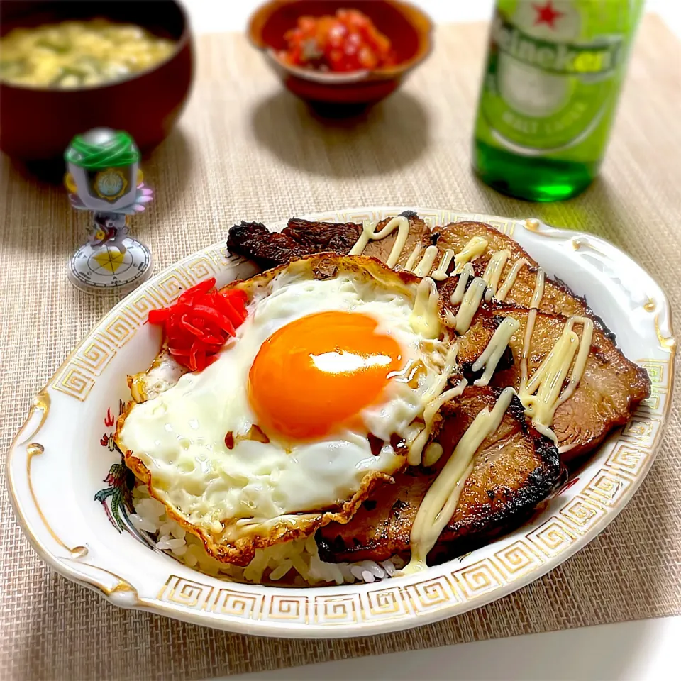 炙りチャーシューエッグ丼|アルティッチョさん