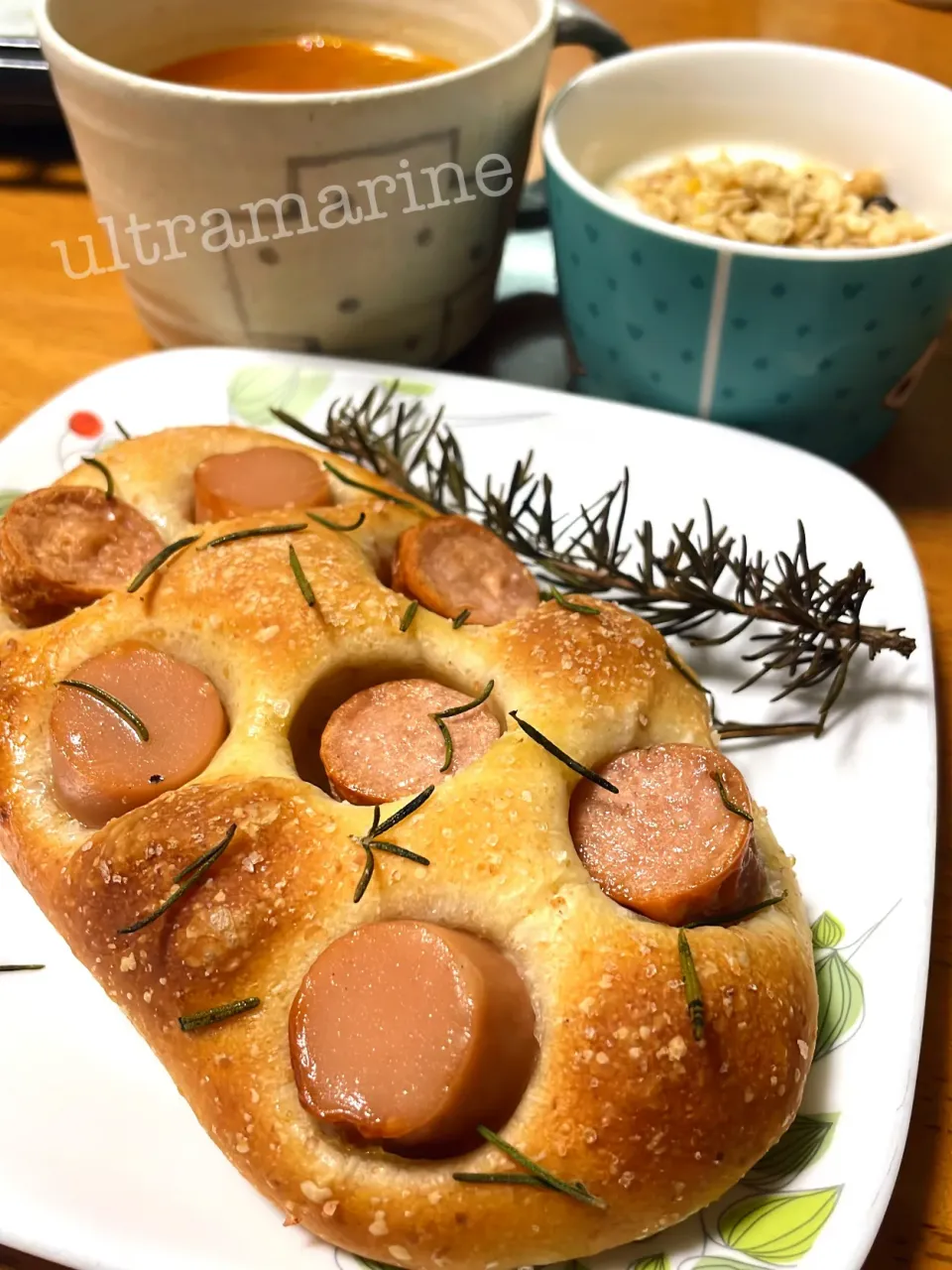 ＊我が家の定番。魚肉ソーセージのフォカッチャ♬＊|ultramarineさん