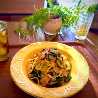1人ランチ🍝　ベーコンとほうれん草の和風パスタ😋|＊yurika＊さん