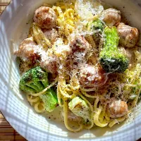 ブロッコリーとサルシッチャのクリームソースパスタ|keisukeさん