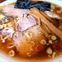 【期間限定】
【完全キャッシュレス対応】
【TRYラーメン大賞2025-2026 
名店MIX部門5位】 
【食べログ ラーメン TOKYO 
百名店 2023~2025 選出店】 
桜上水 船越 
中華麺 ~節と煮干の醤油~ 小 
柚子皮抜き (茹で前150g、1,200円) 
＋生卵 (限定専用、100円)
＠桜上| 大脇さん