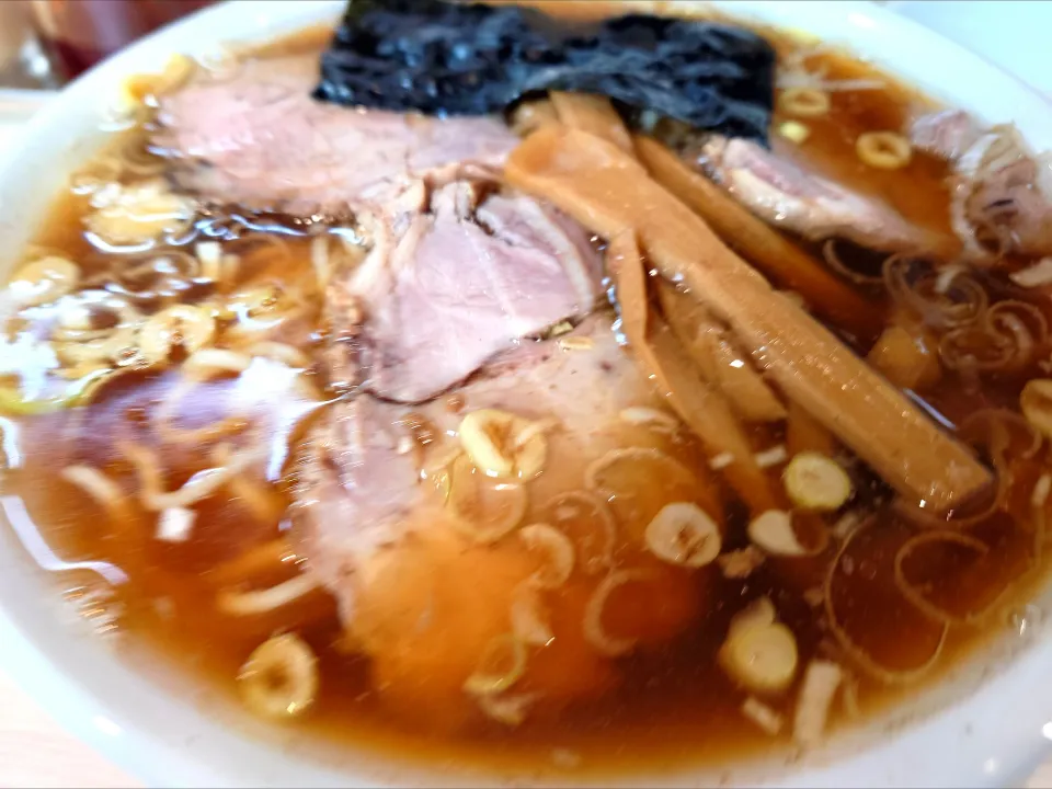 【期間限定】
【完全キャッシュレス対応】
【TRYラーメン大賞2025-2026 
名店MIX部門5位】 
【食べログ ラーメン TOKYO 
百名店 2023~2025 選出店】 
桜上水 船越 
中華麺 ~節と煮干の醤油~ 小 
柚子皮抜き (茹で前150g、1,200円) 
＋生卵 (限定専用、100円)
＠桜上水4分
26008
〈醤3塩3噌󠄀0タ1出0F0冷0混1つ0〉|大脇さん