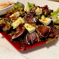 スイーツポテトさんの料理 スモークカマンベールとかつおのサラダ|もっさんさん