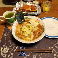 味噌ラーメン、熱い日本茶(昼飯)|enarinさん