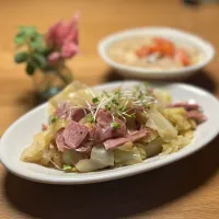 1/9の夕食　キャベツとタンのサラダ