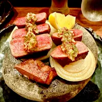 Slow-Roasted Top Sirloin Cap at a Robatayaki Restaurant|gonbenさん