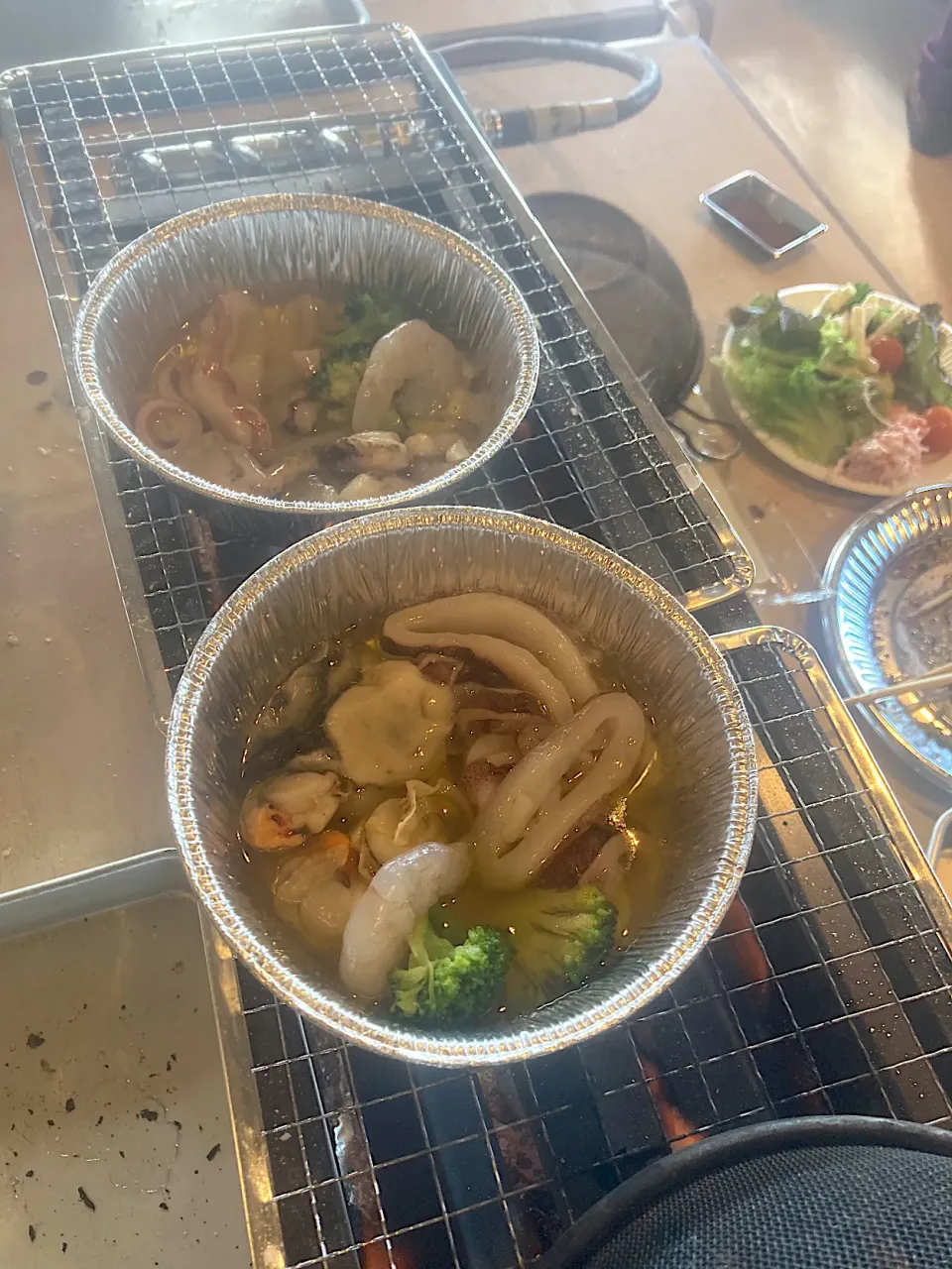 今日の昼ご飯@「海鮮浜焼きバイキング まるはま」さん⑫  海鮮は焼いたり煮たりするだけでなくオリーブオイルの中でアヒージョにすることもできます|なびさん