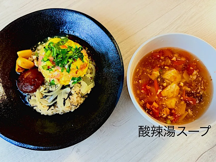 ひじきご飯に卵豆腐のあんかけと酸辣湯|tap.rinさん