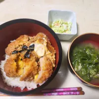カツ丼とコールスローとお味噌汁|yuika☆さん