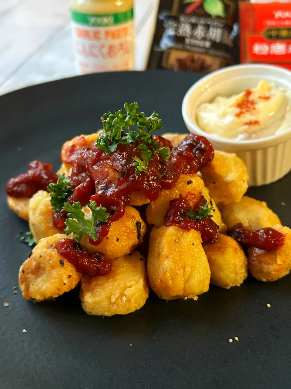 【ユウキ世界の食卓探検隊🌏】パタタス・ブラバス（Patatas Bravas）～里芋deスペイン風ポテトフライ～|まなまな♡さん