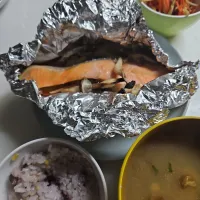 ☆夕飯☆鮭ホイル焼き　発熱中| ｼｮｺﾗさん