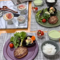 肉汁たっぷりハンバーグ