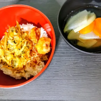 Snapdishの人気料理写真:かき揚げと言ったら。。( *´艸)