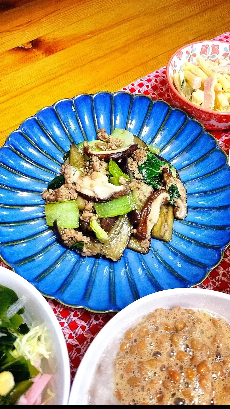 めいめいさんの料理 鶏ひき肉とチンゲン菜、茄子のオイスターソース炒め|まゆめろさん