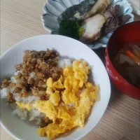 カレーそぼろの二色丼|ちゃいさん