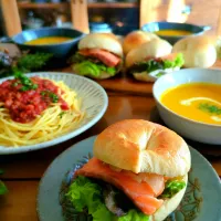 ベーグルサーモンサンド🥐|さらママさん