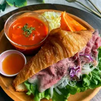 ローストビーフdeクロワッサンサンド