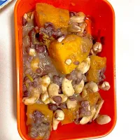 カボチャをぜんざいでイトコ煮➕外国から来たお客様カシューナッツくんも入れた煮|ぽんぽこまめだ。さん