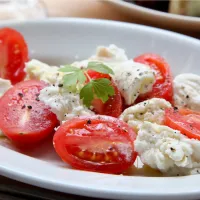 バジルをケチったカプレーゼ|マユマユさん