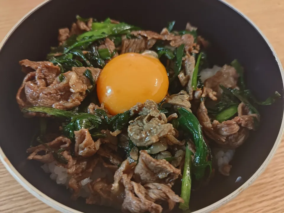 ☆☆牛肉とニラの甘辛丼|ひつじ先輩さん