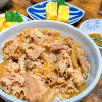 牛丼とだし巻き卵|闇夜の狸さん
