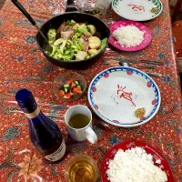 今日の晩ご飯　明朝、名古屋に戻るので今日はぼくのフェアウェルディナーです。と言ってもぼくが作りましたが。野菜たっぷりのポトフとトマトときゅうりのサラダ。バイバイはやと、またね👋| なびさん