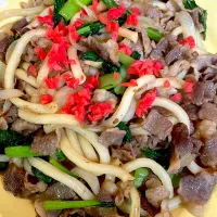 牛肉炒めにうどん1玉余ってたので入れちゃいました😅|abekoさん