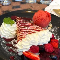Delightful Dessert Time w/ Strawberry & Cream Crepes + Raspberry Ice Cream 🍓🍦🍨🤤