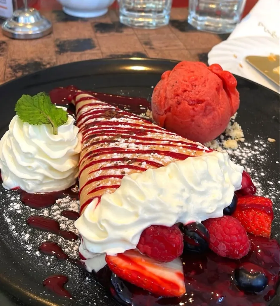 Delightful Dessert Time w/ Strawberry & Cream Crepes + Raspberry Ice Cream 🍓🍦🍨🤤|An'leeさん
