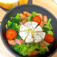 カマンベールチーズアヒージョ|まっふぃーさん