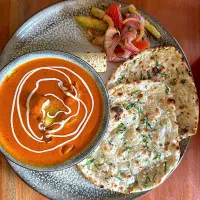 Murgh Makhani (North Indian food) & garlic nan