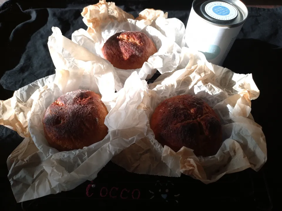 朝日が似合うシリーズ・全粒粉入りの黒糖ブール✨|cocco+さん