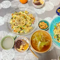 ローストビーフ炒飯♡干しエビとレタスのスープ♡蕎麦湯♡ひきわり納豆キムチ葱♡もりもり豆乳グルト|さくたえさん