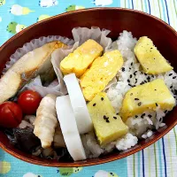 焼鳥、焼きサバ、玉子焼きのさつまいもご飯🍱| なお🅿️さん