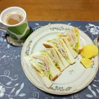 トーストサンドイッチ、沢庵、ホットコーヒー(朝ご飯)| enarinさん
