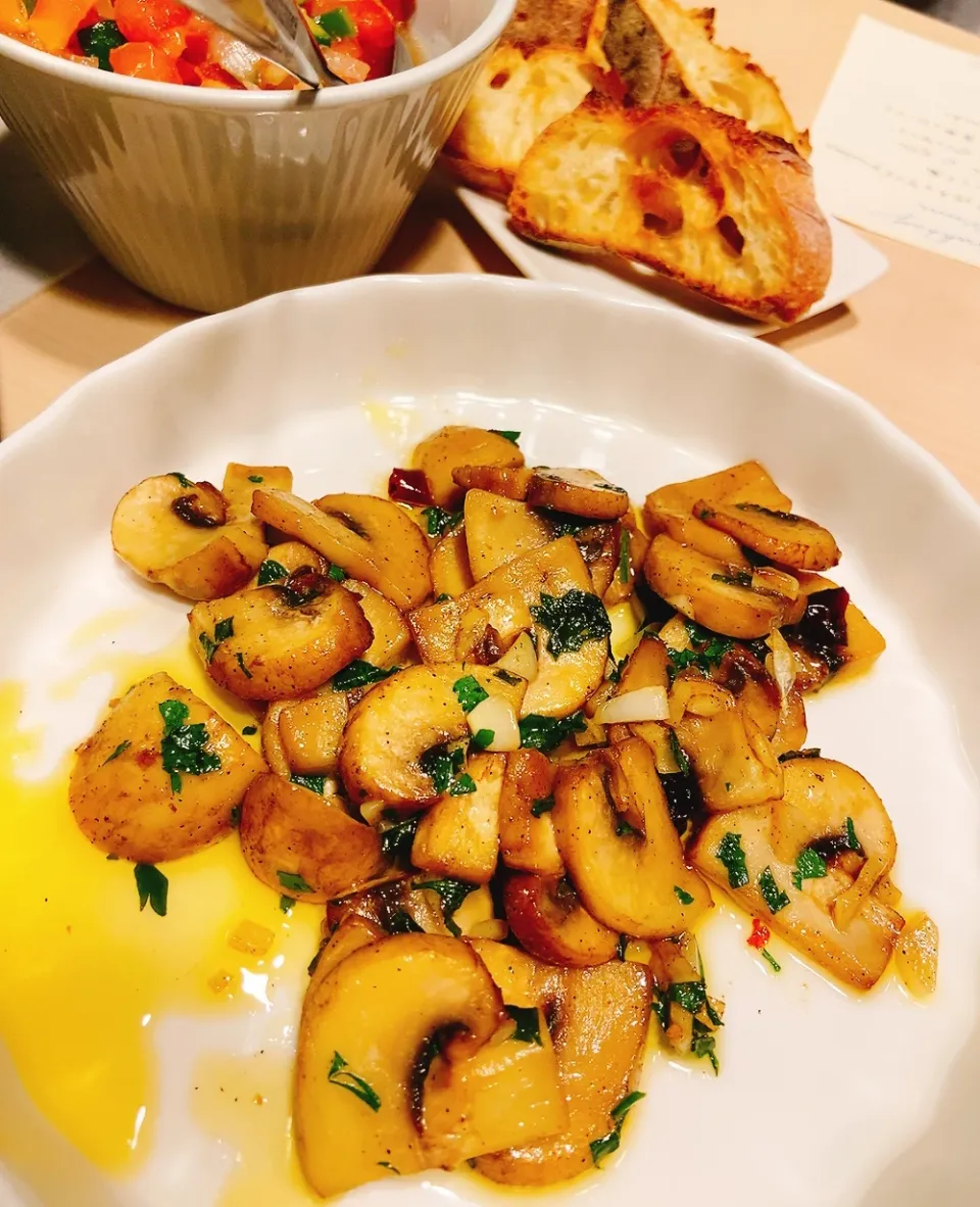 マッシュルームのアルアヒージョ|ももこさん