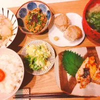 ブリの西京焼き、蕪とひき肉の中華餡、蓬莱のしゅうまい、ブロッコリーとタルタルのサラダ、納豆、明太子、お味噌汁|samさん