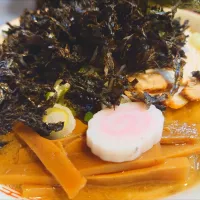 【1995年王子で東池袋大勝軒から 暖簾分けで創業】 
滝野川大勝軒 
中華そば小 (1,100円) 
＋岩のり (200円) 
@池袋6分 
26013
〈醤6塩3噌󠄀1タ1出1F0冷0混1つ0〉