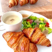 クロワッサンプレートランチ🍽️| nonoさん