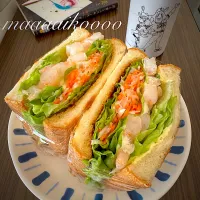 本日のランチ🥪🦐🥬|マイコさん