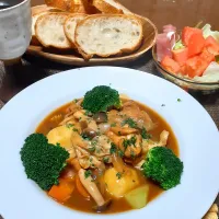 鶏肉とキノコデミグラスシチュー