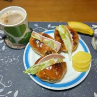 レーズンロールパントーストサンドイッチ、沢庵、ホットコーヒー、バナナ(朝ご飯)|enarinさん